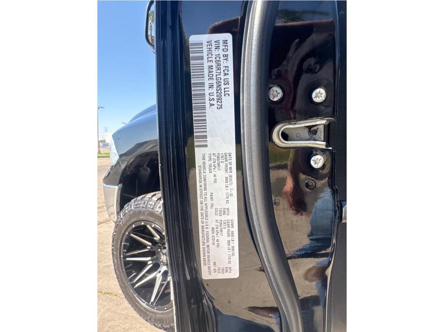 Used 2022 RAM 1500 Classic SLT w/ Electronics Group AWD/4WD image 16