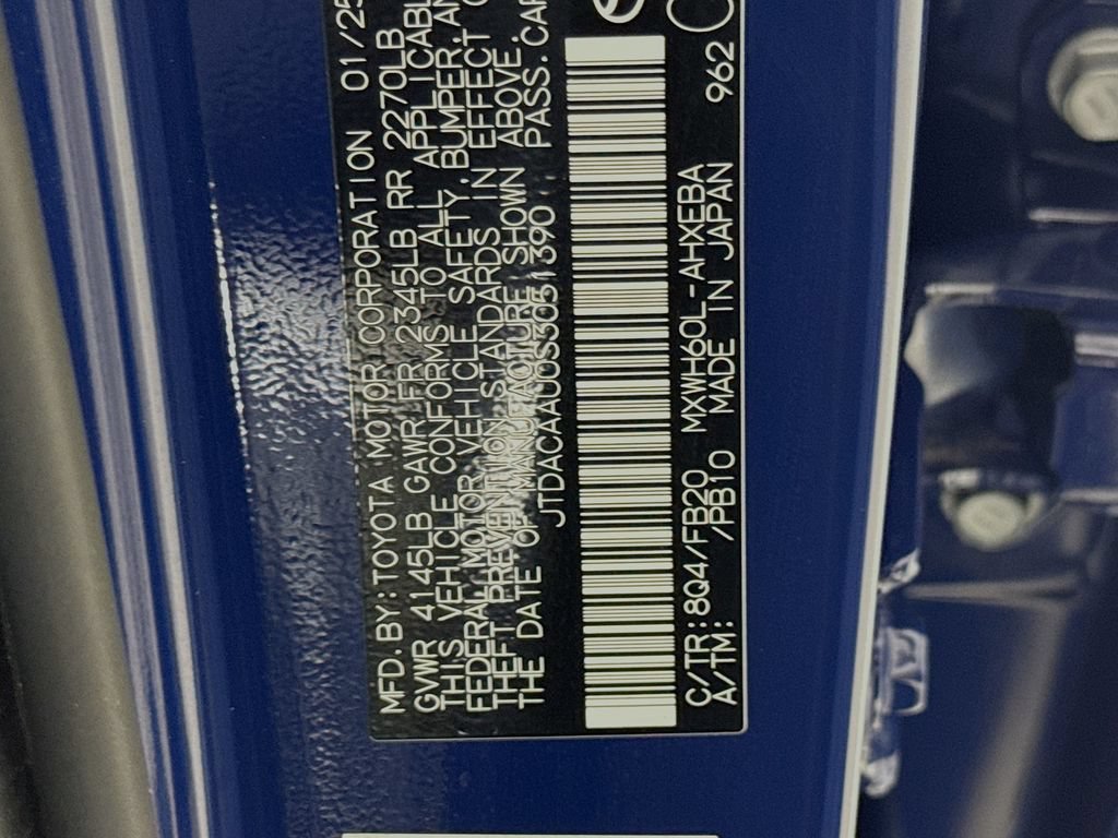 Used 2025 Toyota Prius LE FWD image 38