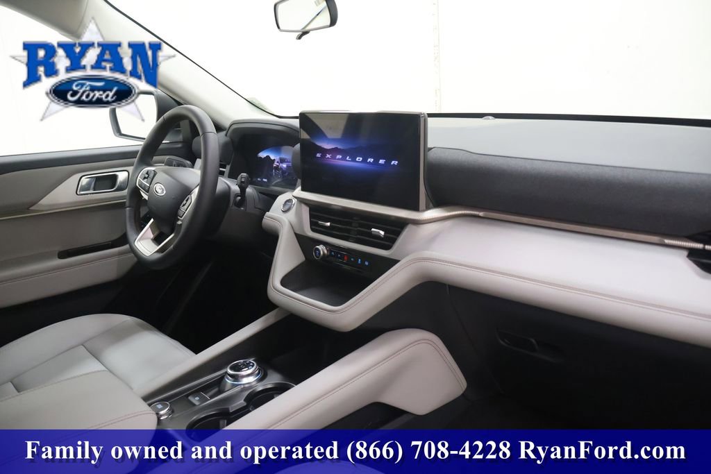 New 2026 Ford Explorer Active w/ Active Comfort Package image 16
