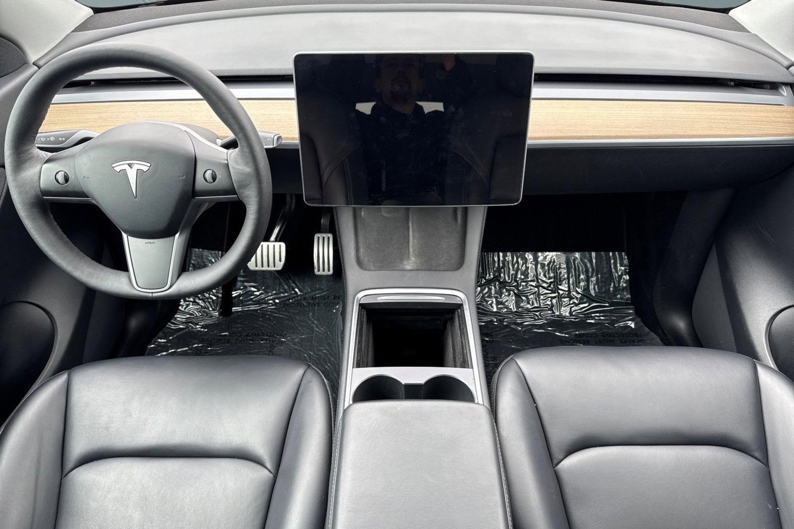 Used 2022 Tesla Model Y Performance AWD/4WD image 16