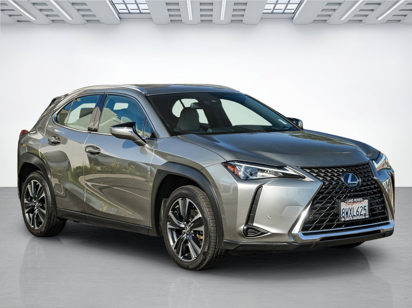 Used 2021 Lexus UX 200 w/ Accessory Package (Z2) FWD image 3