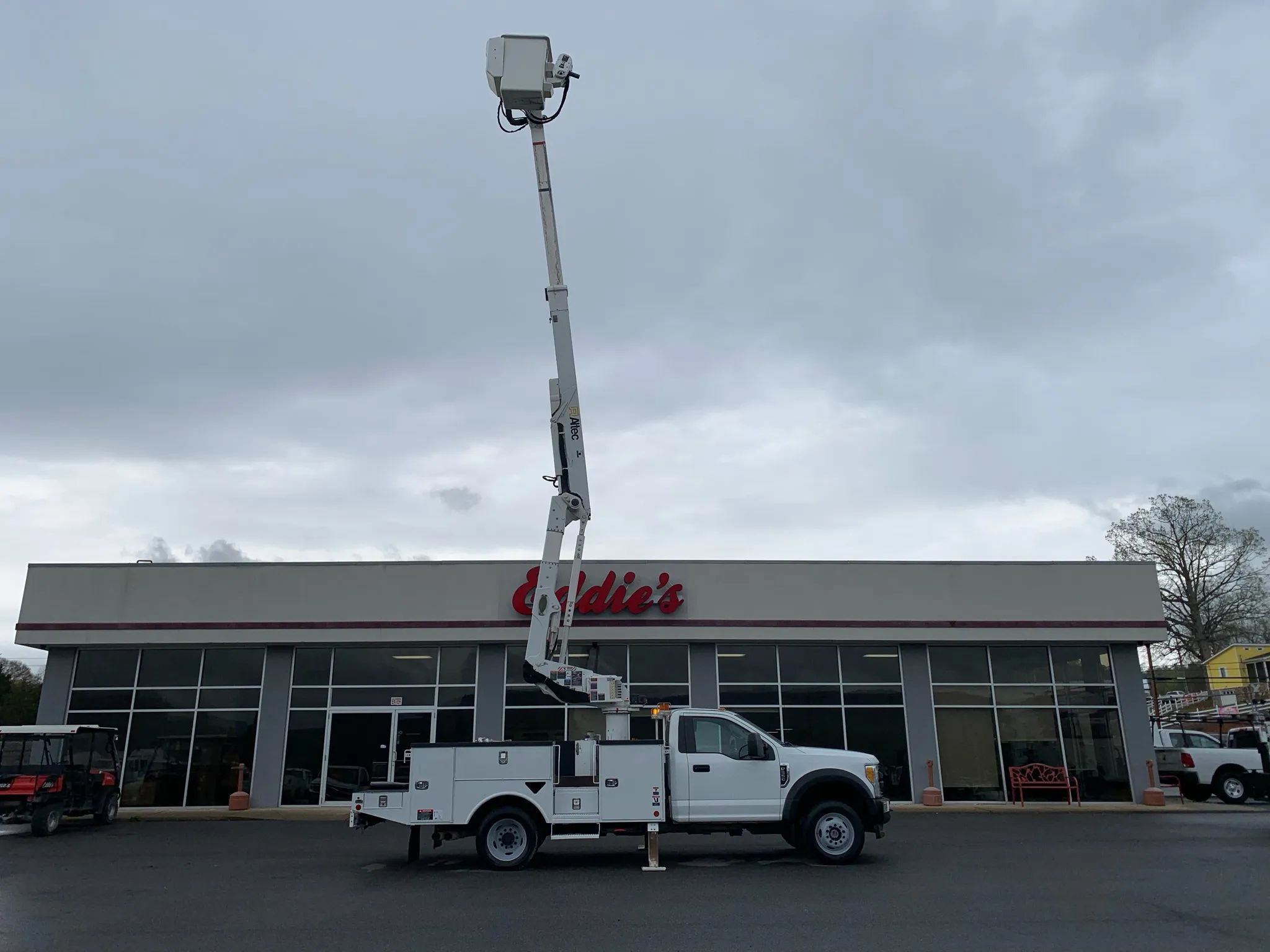 Used 2017 Ford F550 4x4 Regular Cab Super Duty image 50