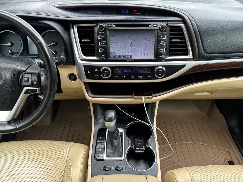 Used 2015 Toyota Highlander Limited Platinum AWD/4WD image 21