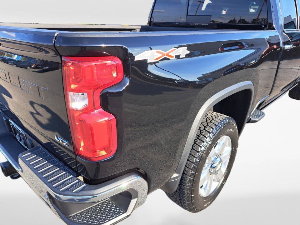 Used 2023 Chevrolet Silverado 2500 LTZ w/ LTZ Convenience Package AWD/4WD image 22