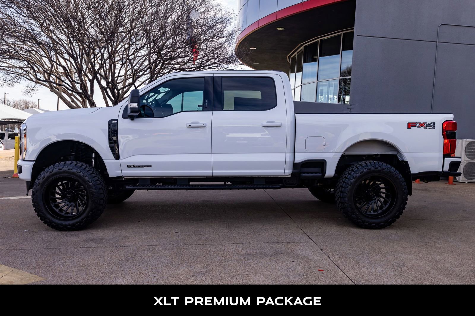 Used 2023 Ford F250 XLT w/ XLT Premium Package image 6