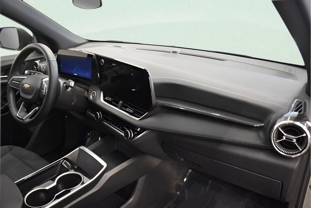 Used 2025 Chevrolet Equinox LT image 18