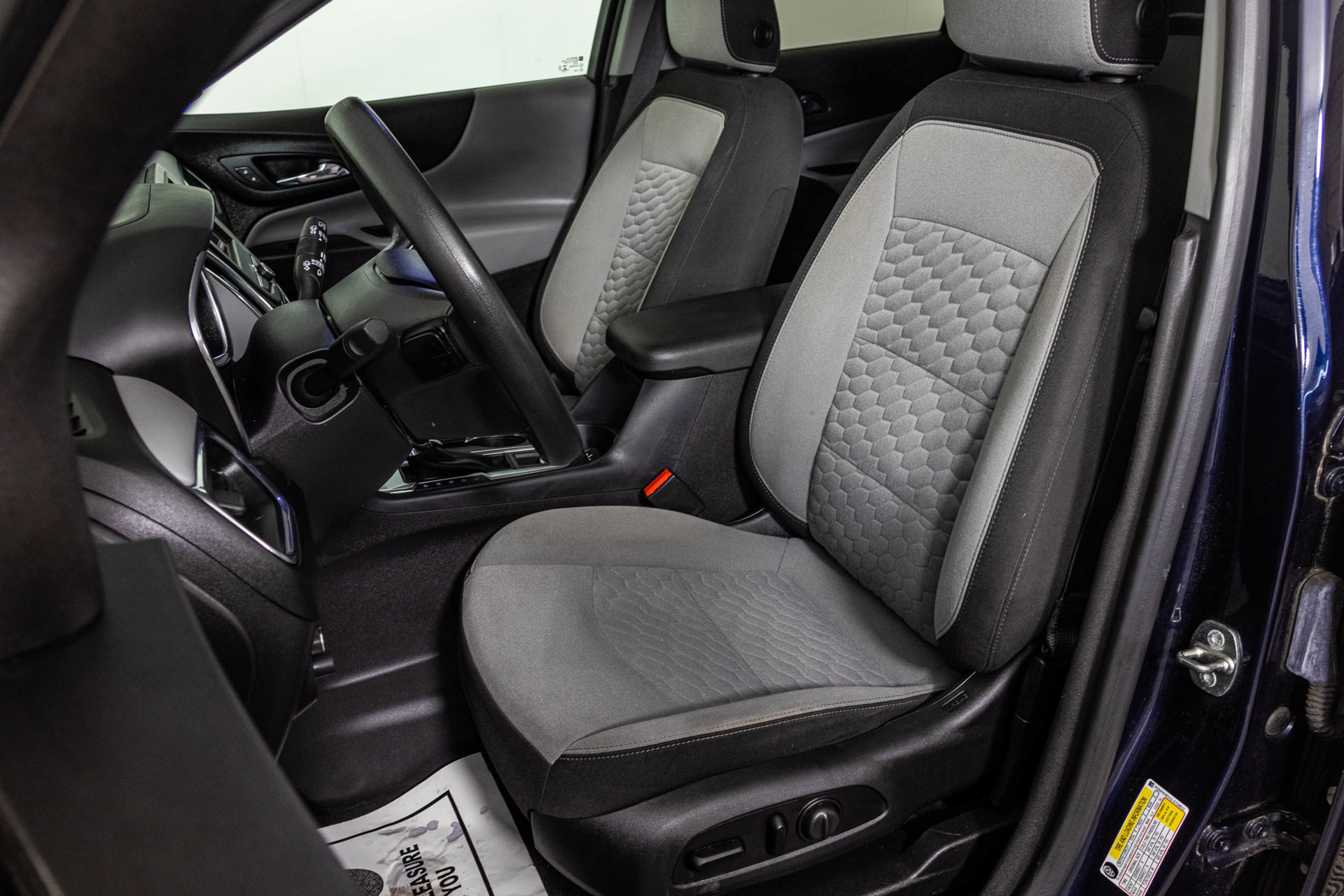 Used 2020 Chevrolet Equinox LS w/ LS Convenience Package FWD image 19