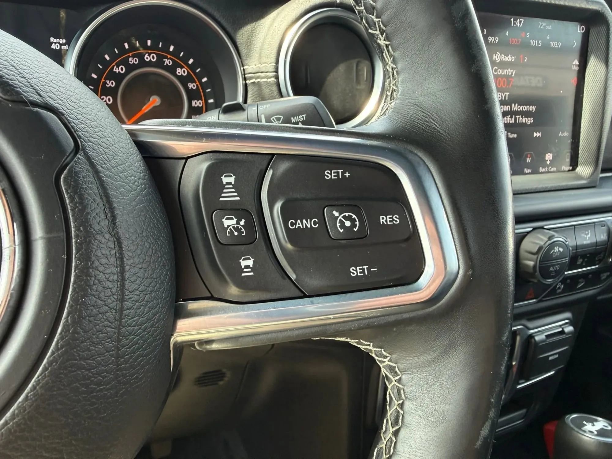 Used 2019 Jeep Wrangler Unlimited Sahara image 17