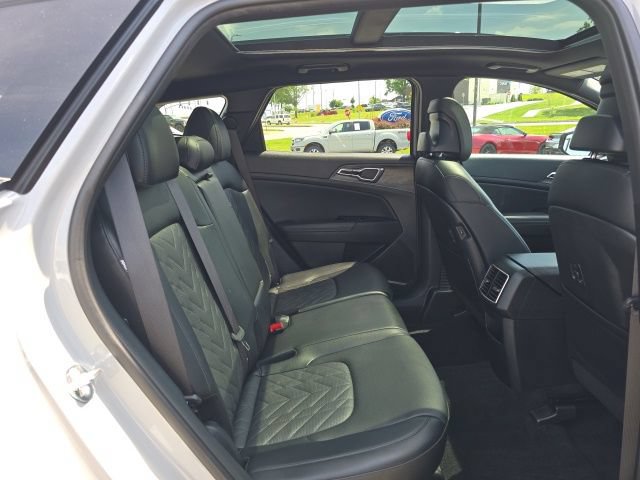 Used 2025 Kia Sportage X-Line w/ Premium Package AWD/4WD image 16
