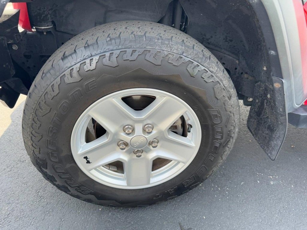 Used 2020 Jeep Gladiator Sport w/ Quick Order Package 24S image 7