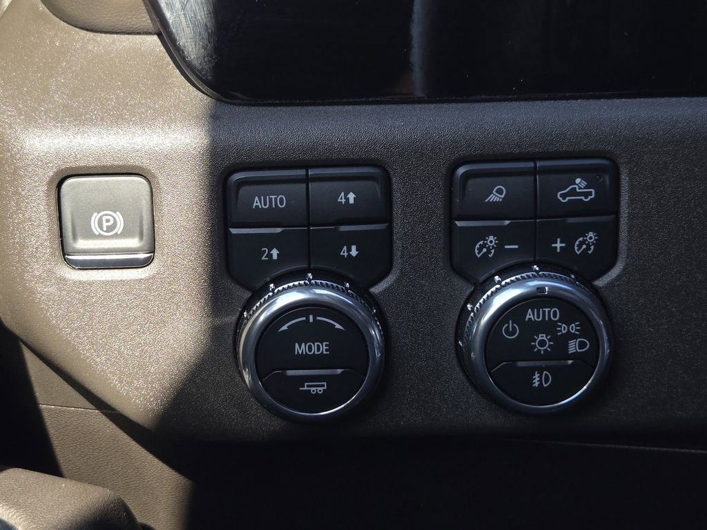 Used 2026 GMC Sierra 1500 SLT w/ SLT Premium Plus Package AWD/4WD image 24