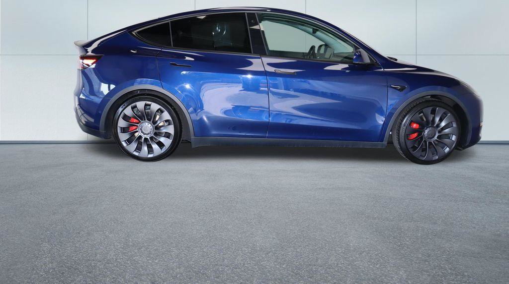 Used 2022 Tesla Model Y Performance AWD/4WD image 9
