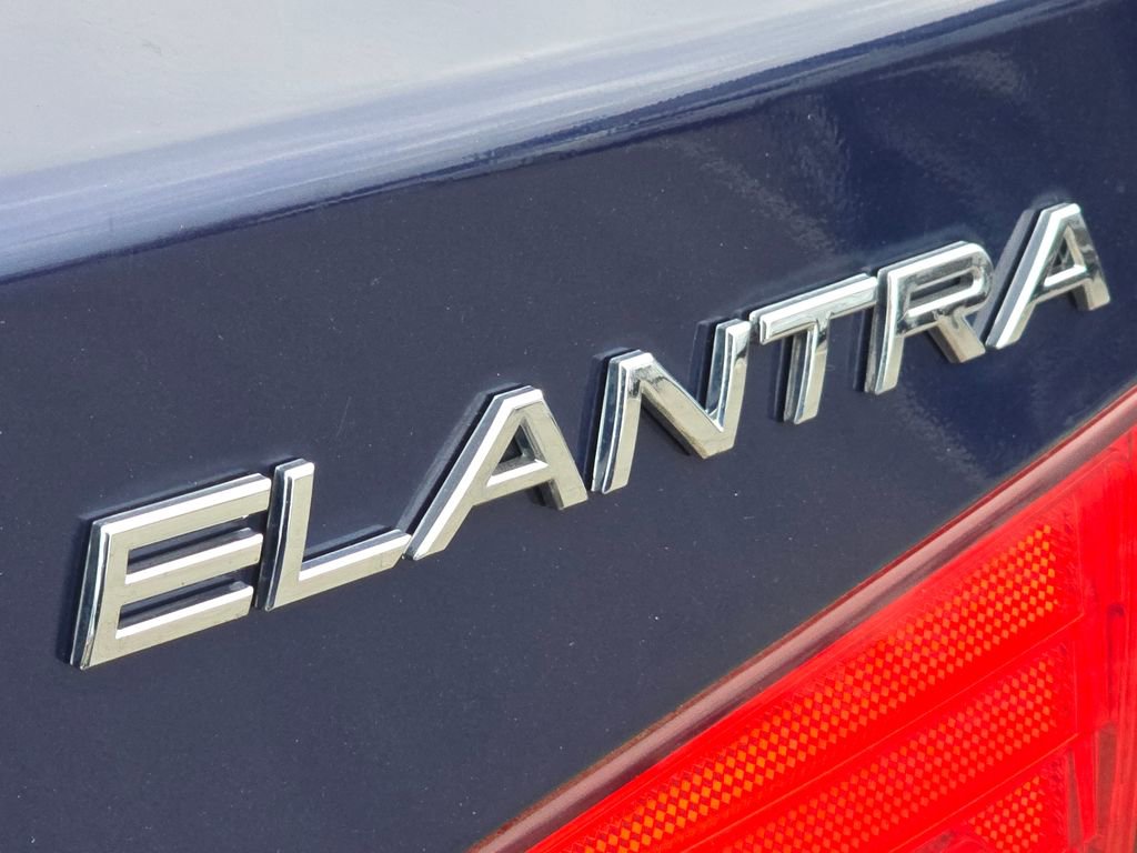 Used 2010 Hyundai Elantra GLS image 5