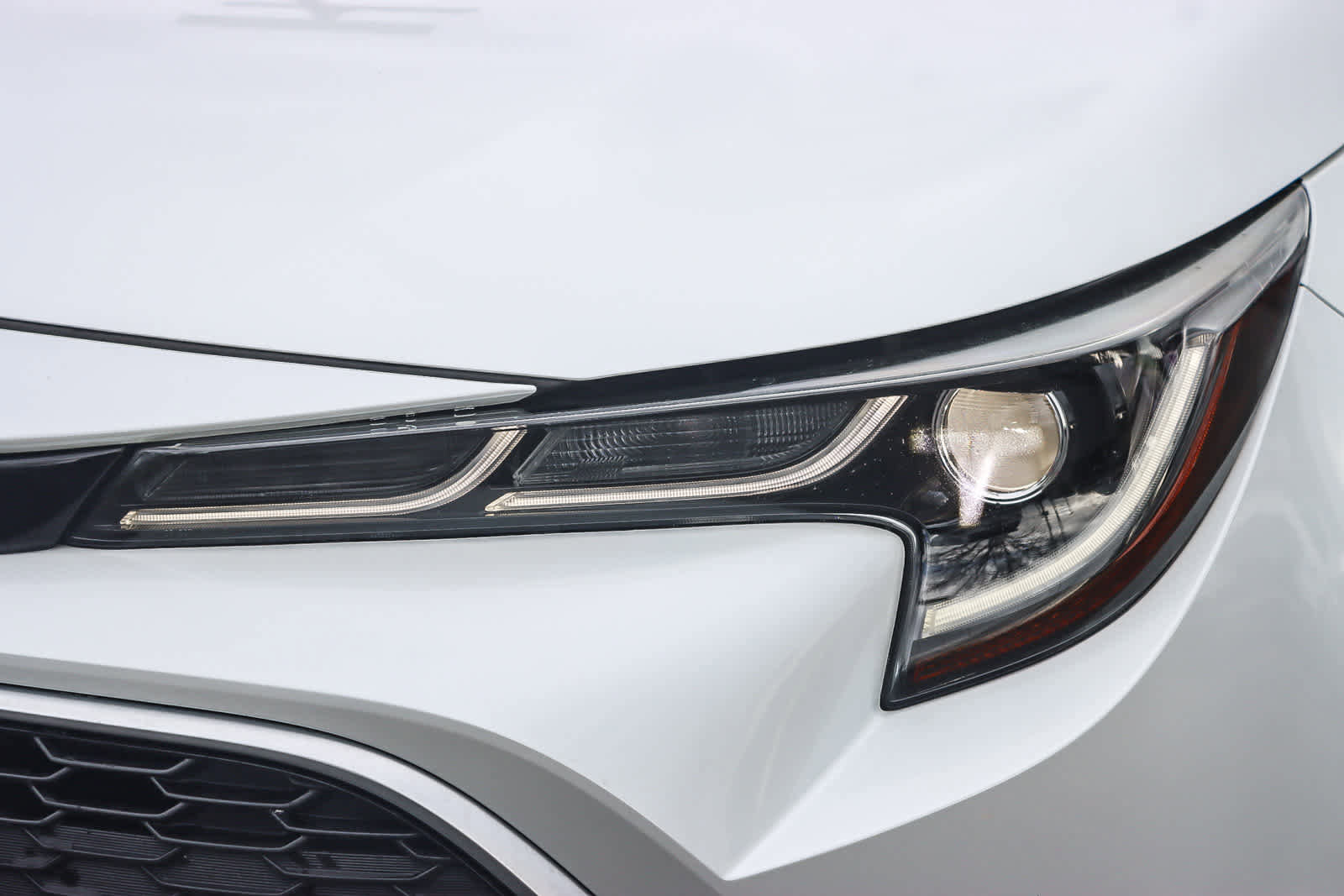 Used 2021 Toyota Corolla XSE image 7