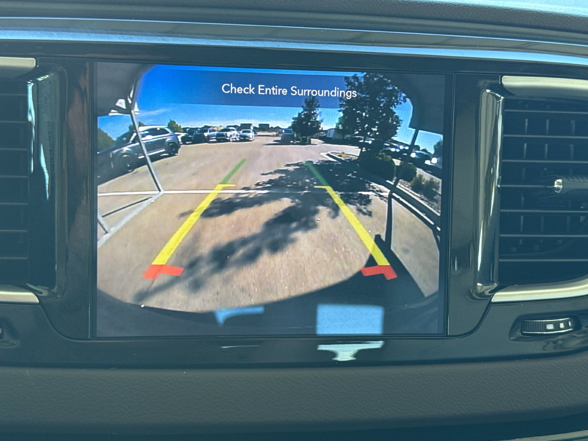 Used 2020 Chrysler Pacifica Touring-L Plus w/ Tire & Wheel Group FWD image 6