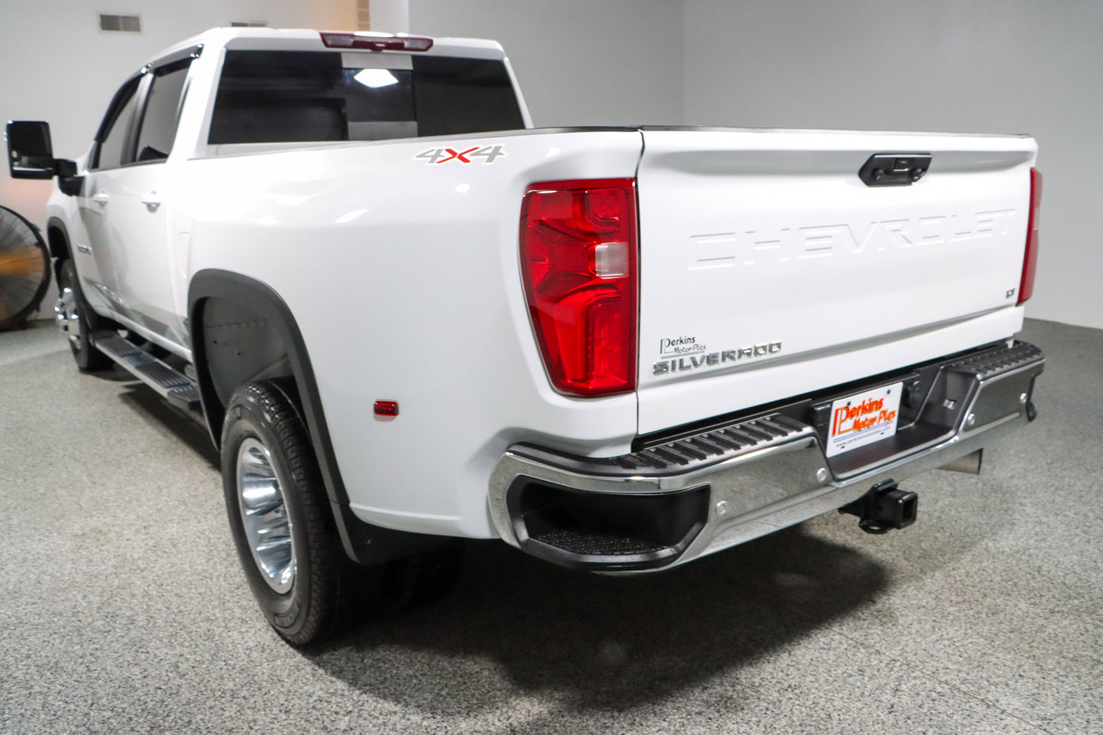 Used 2024 Chevrolet Silverado 3500 LT w/ Convenience Package AWD/4WD image 9