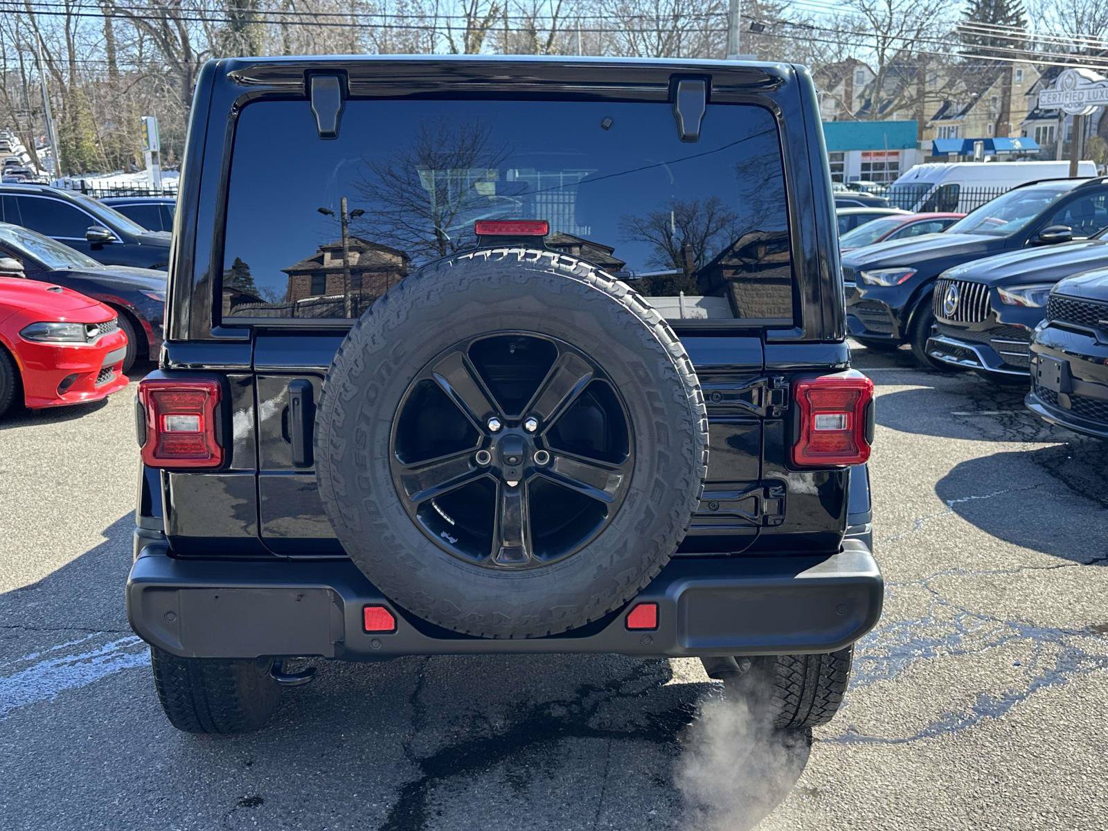 Used 2021 Jeep Wrangler Unlimited Sahara AWD/4WD image 4