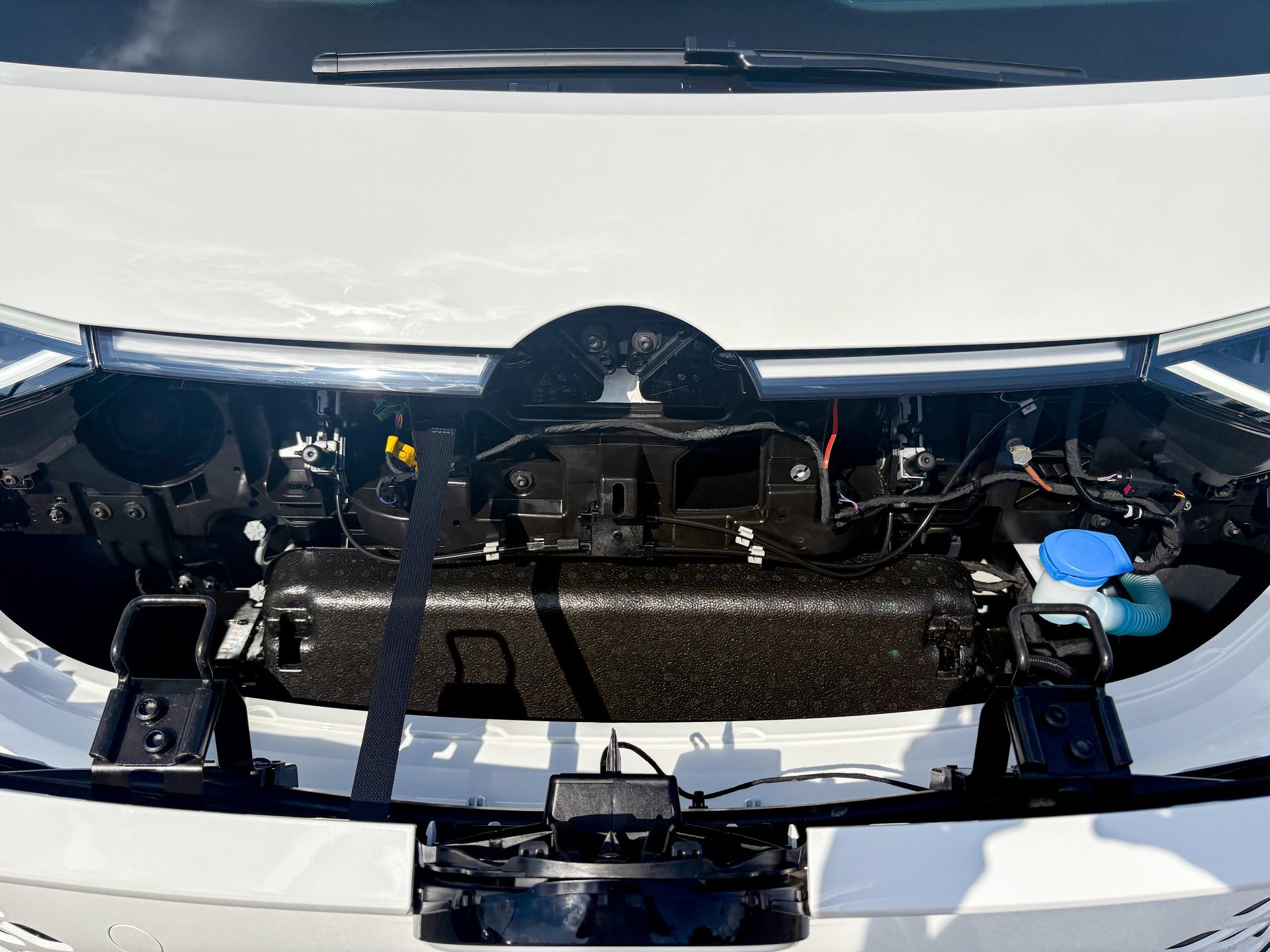 Used 2025 Volkswagen ID. Buzz Pro S RWD image 38