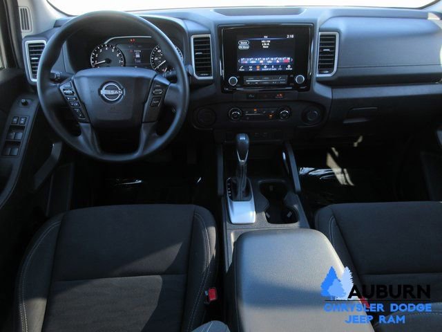 Used 2024 Nissan Frontier SV image 8