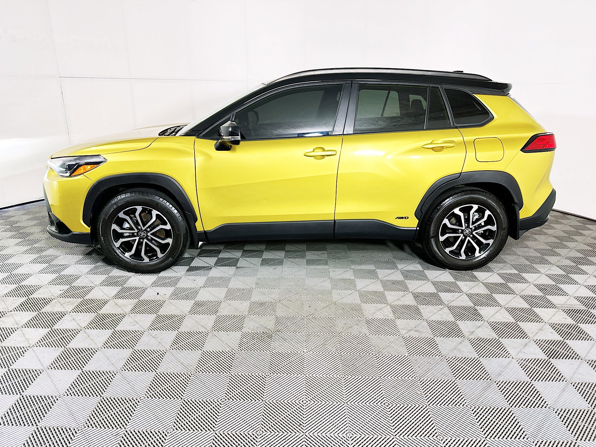 Used 2024 Toyota Corolla Cross SE w/ Moonroof Package image 6