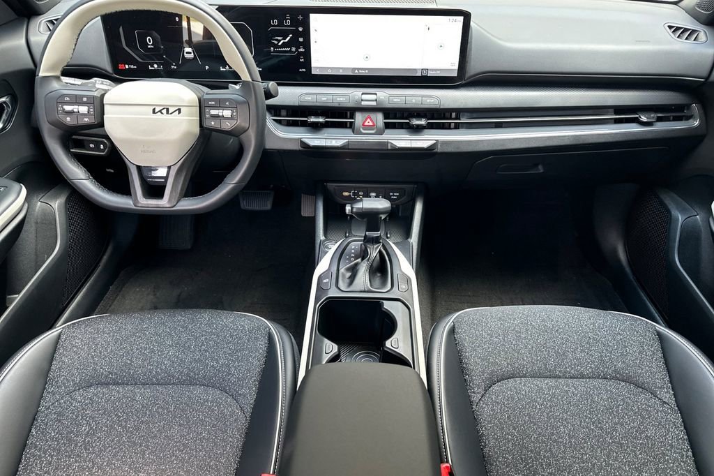 Used 2025 Kia K4 EX FWD image 13