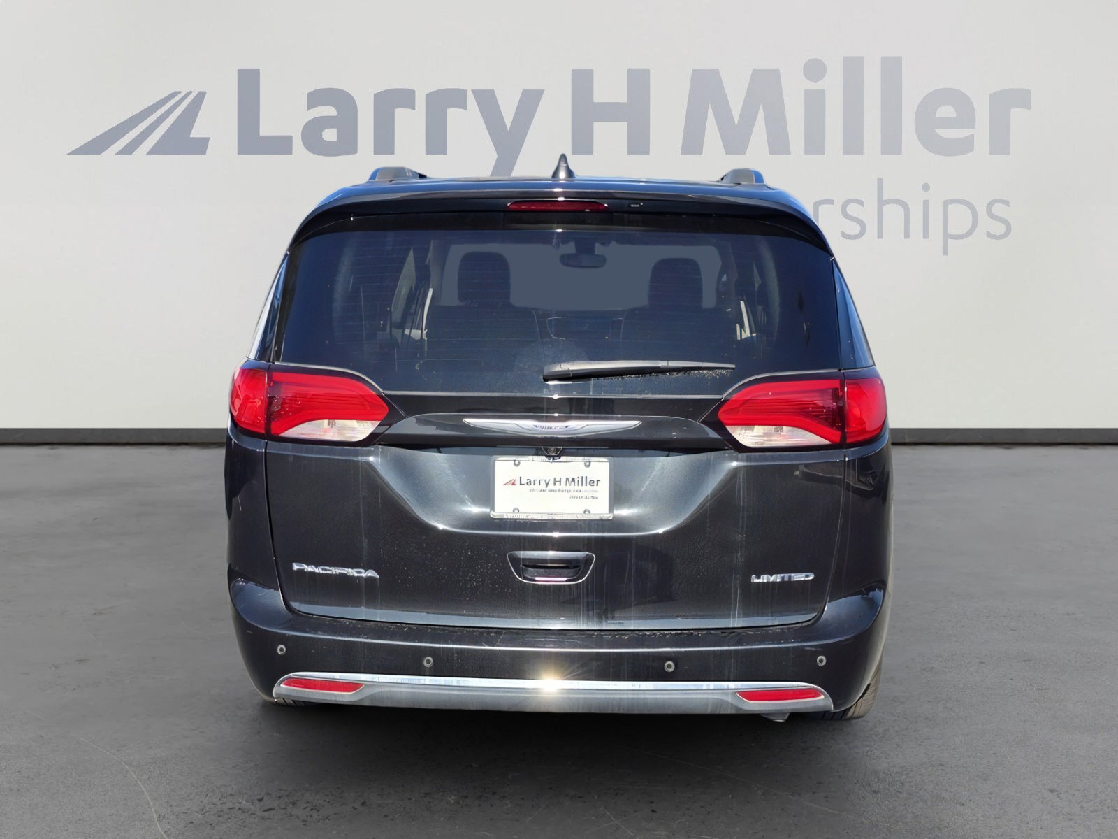 Used 2020 Chrysler Pacifica Limited image 4