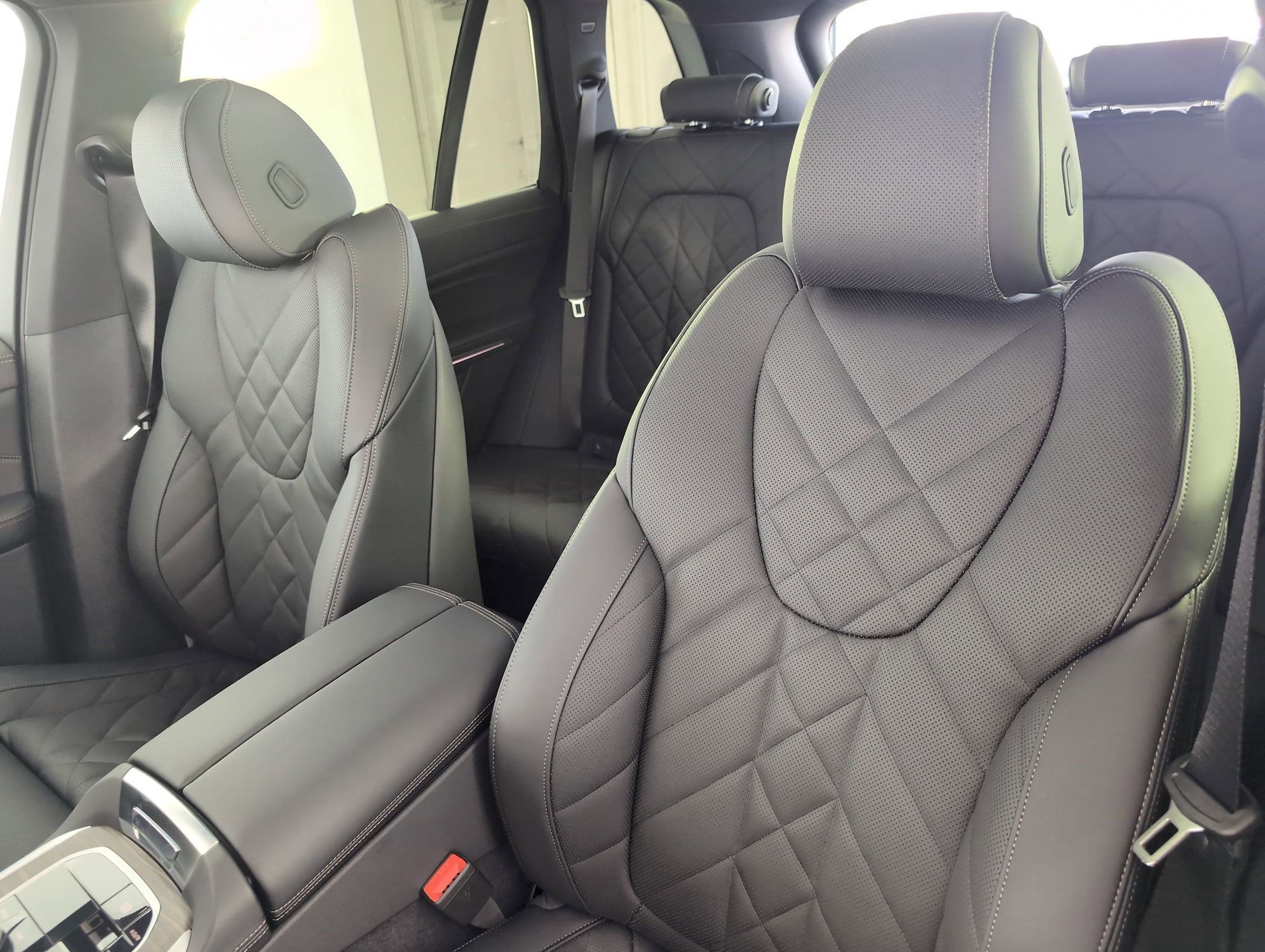 Used 2026 BMW X5 sDrive40i w/ Premium Package image 23