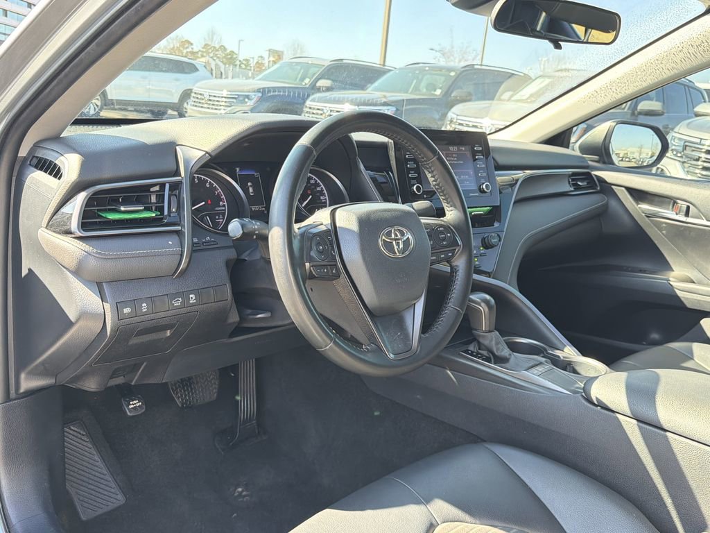 Used 2022 Toyota Camry SE image 10
