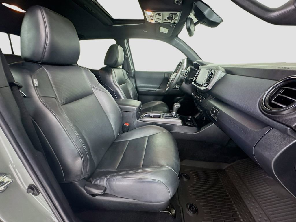 Used 2022 Toyota Tacoma TRD Off-Road w/ TRD Premium Off Road Package image 29