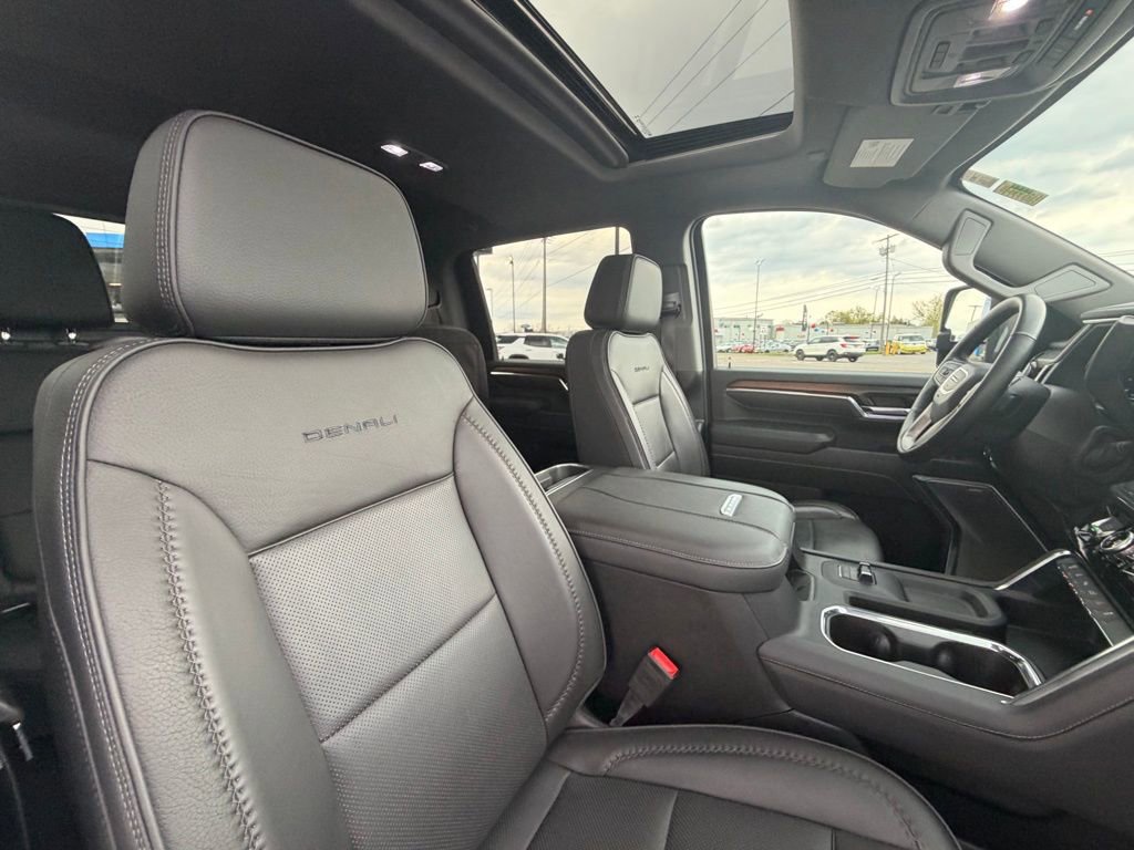 Used 2024 GMC Sierra 3500 Denali w/ Denali Reserve Package AWD/4WD image 22