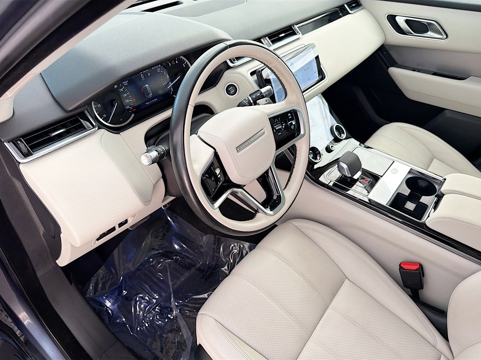 Used 2022 Land Rover Range Rover Velar R-Dynamic S image 26