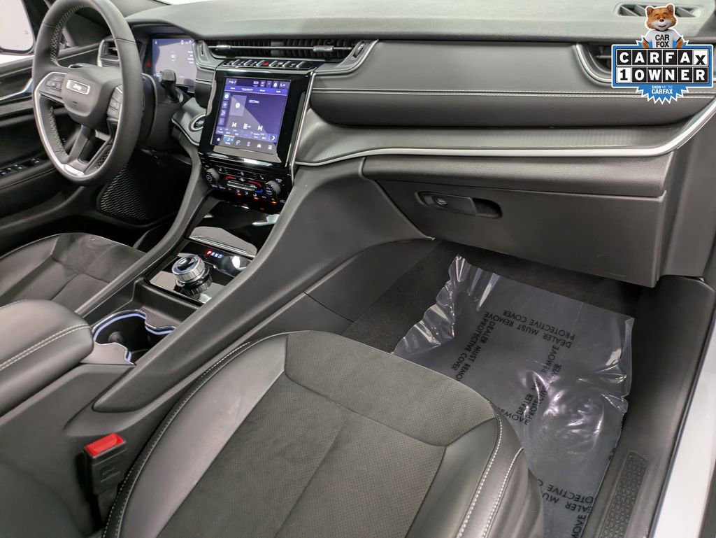 Used 2024 Jeep Grand Cherokee Altitude image 30