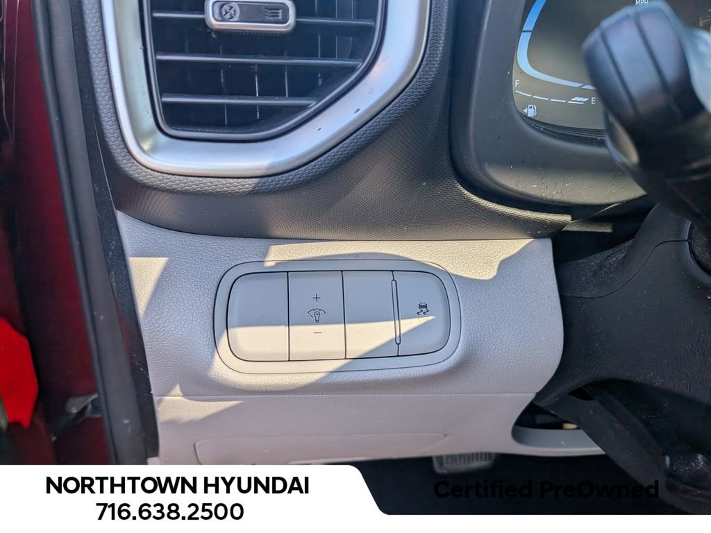 Certified 2023 Hyundai Venue SEL image 27