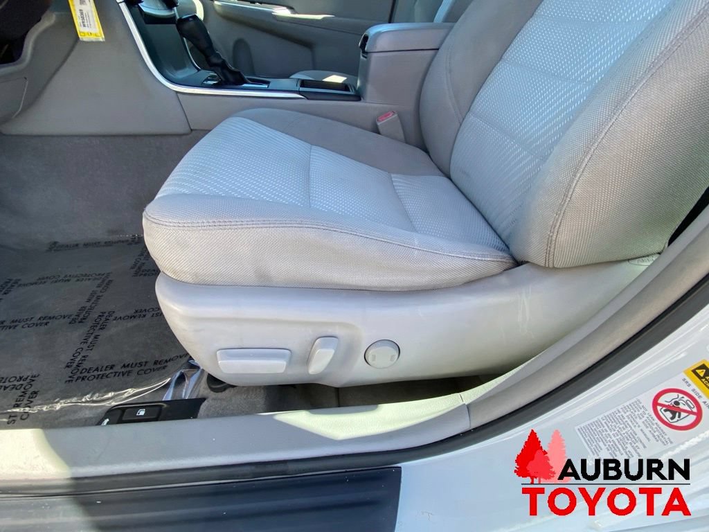 Used 2015 Toyota Camry LE FWD image 29