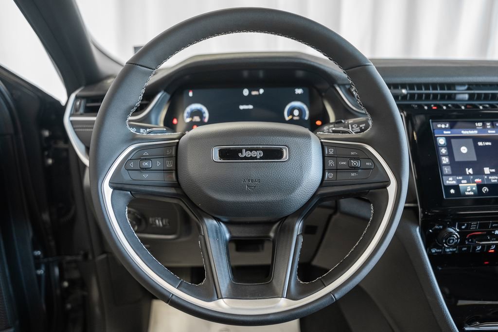 New 2025 Jeep Grand Cherokee Laredo X w/ Luxury Tech Group I image 26