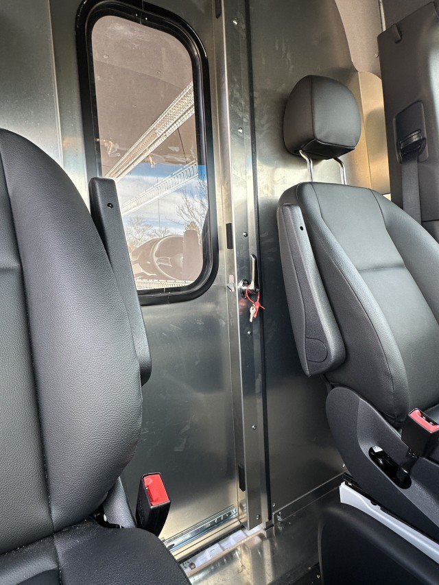 Used 2022 Mercedes-Benz Sprinter 3500 image 23