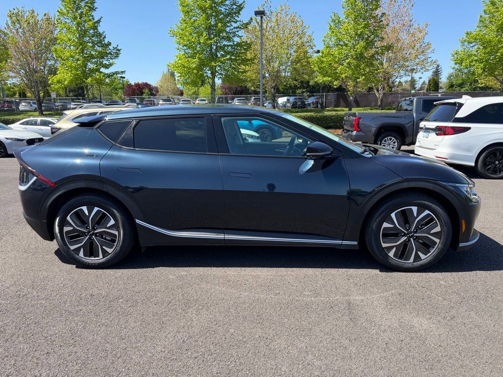 Used 2024 Kia EV6 Light AWD/4WD image 9
