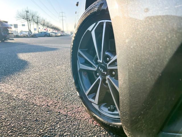 Certified 2022 Kia Forte LXS image 28