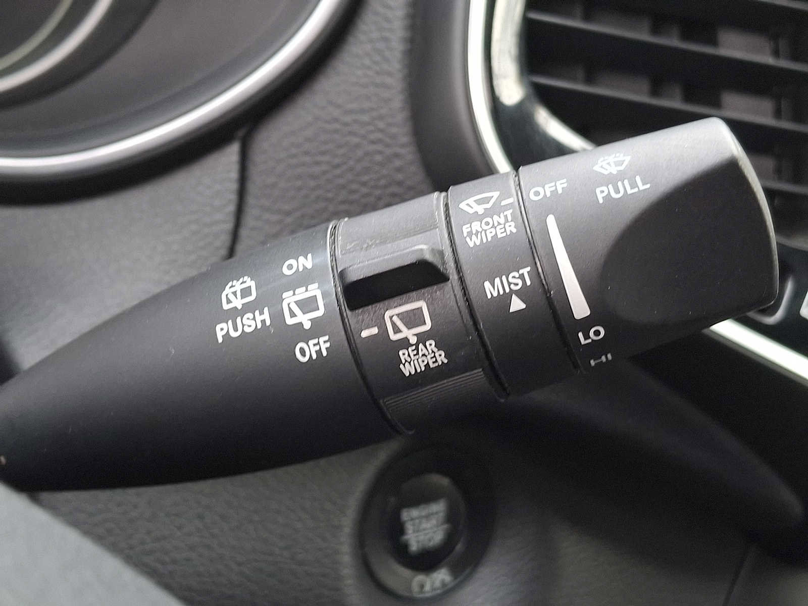 Used 2019 Jeep Cherokee Limited image 23