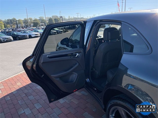 Used 2023 Porsche Macan image 27