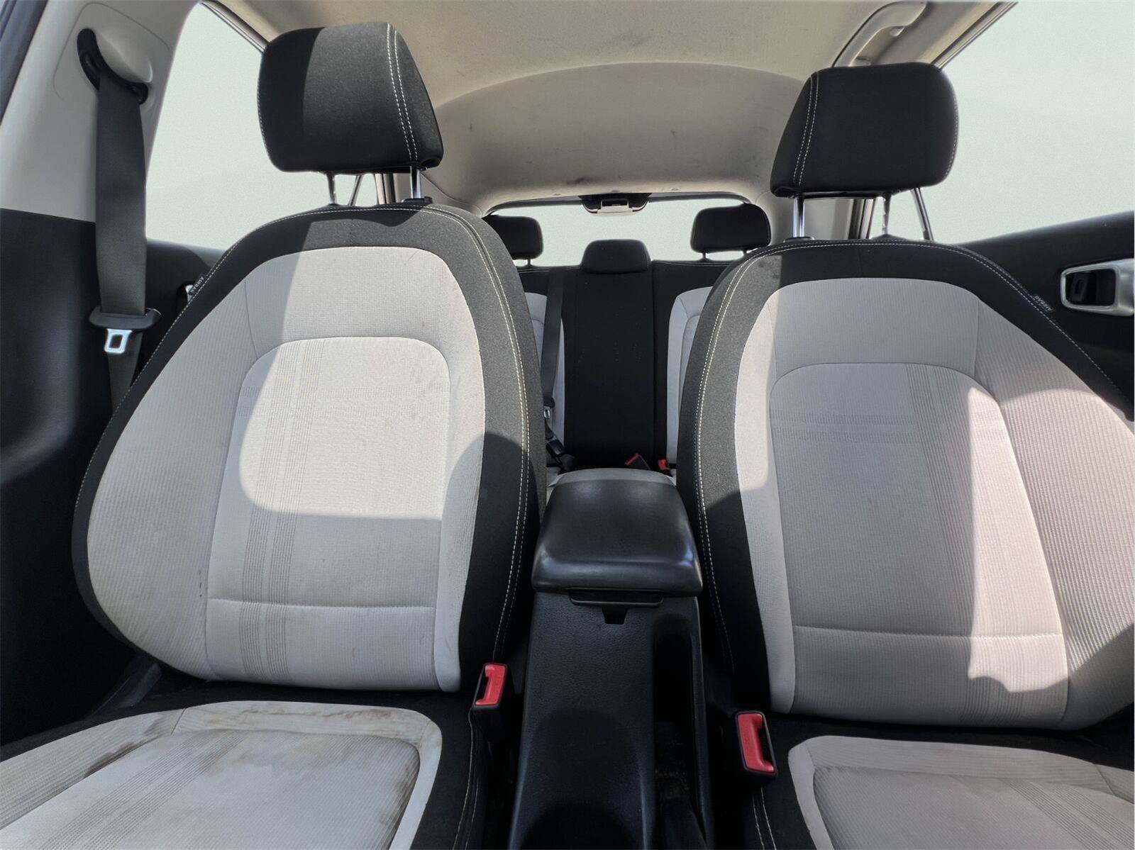 Used 2024 Hyundai Venue SEL FWD image 20