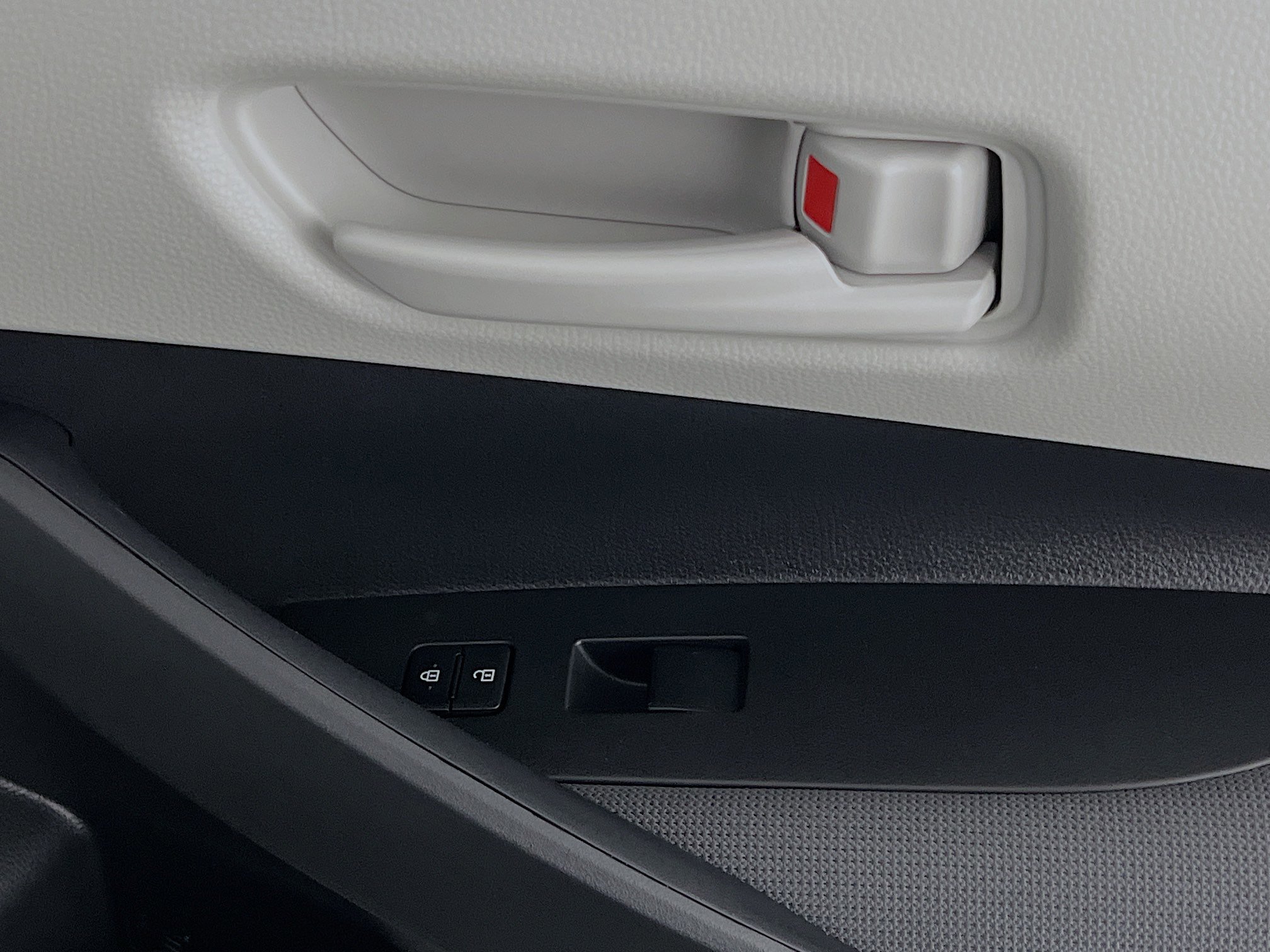 Used 2025 Toyota Corolla LE image 31