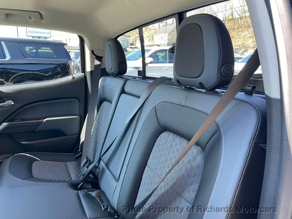 Used 2022 Chevrolet Colorado Z71 w/ Z71 Midnight Edition image 19
