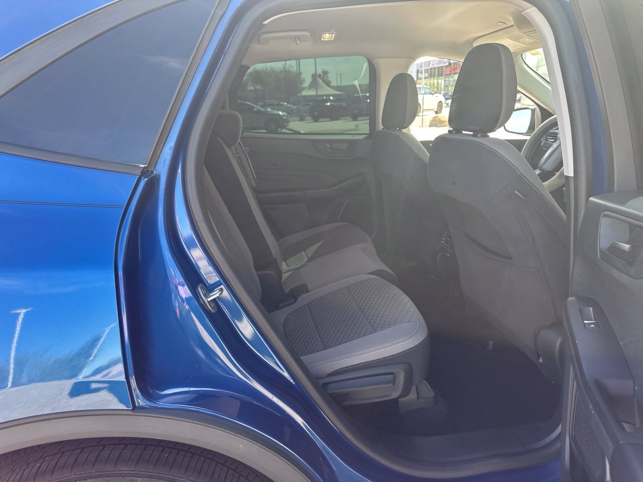 Used 2022 Ford Escape SE w/ SE Sport Appearance Package FWD image 8