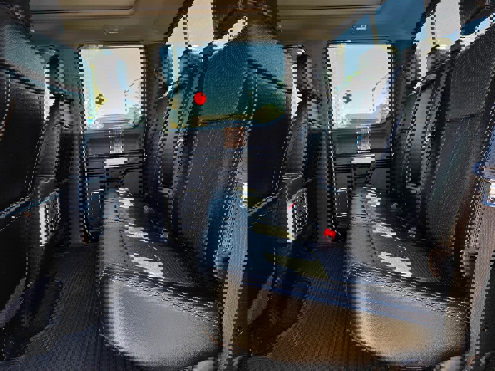 Used 2018 Ford F150 Lariat w/ Equipment Group 502A Luxury image 22