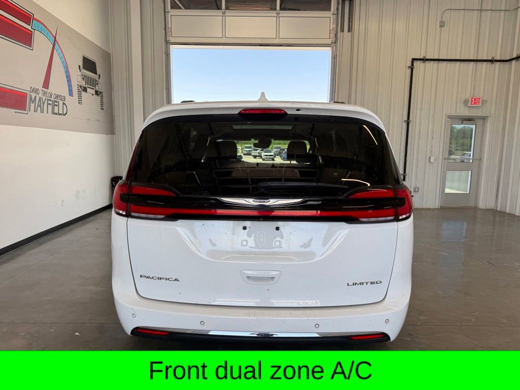 Used 2022 Chrysler Pacifica Limited FWD image 4