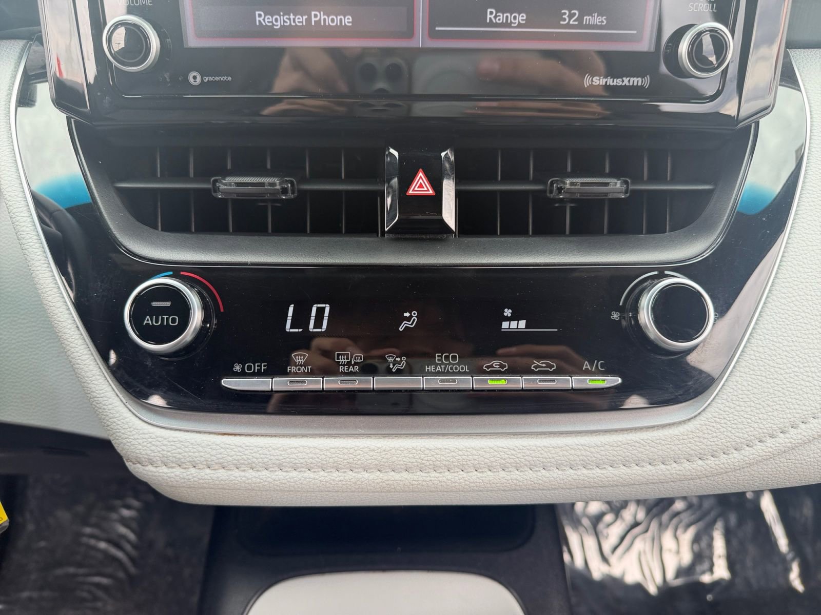 Certified 2022 Toyota Corolla SE FWD image 17