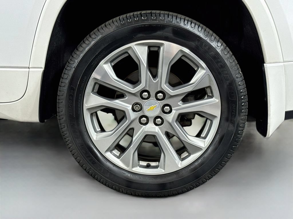 Used 2019 Chevrolet Traverse Premier w/ LPO, Blackout Package AWD/4WD image 12