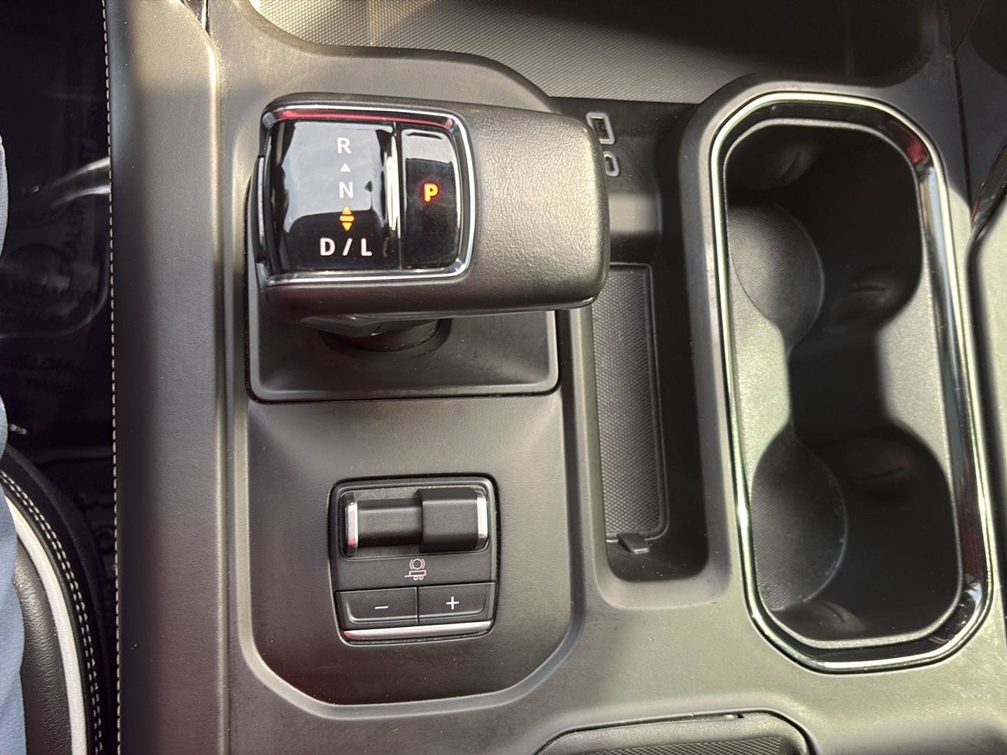 Used 2022 GMC Sierra 1500 AT4X image 37