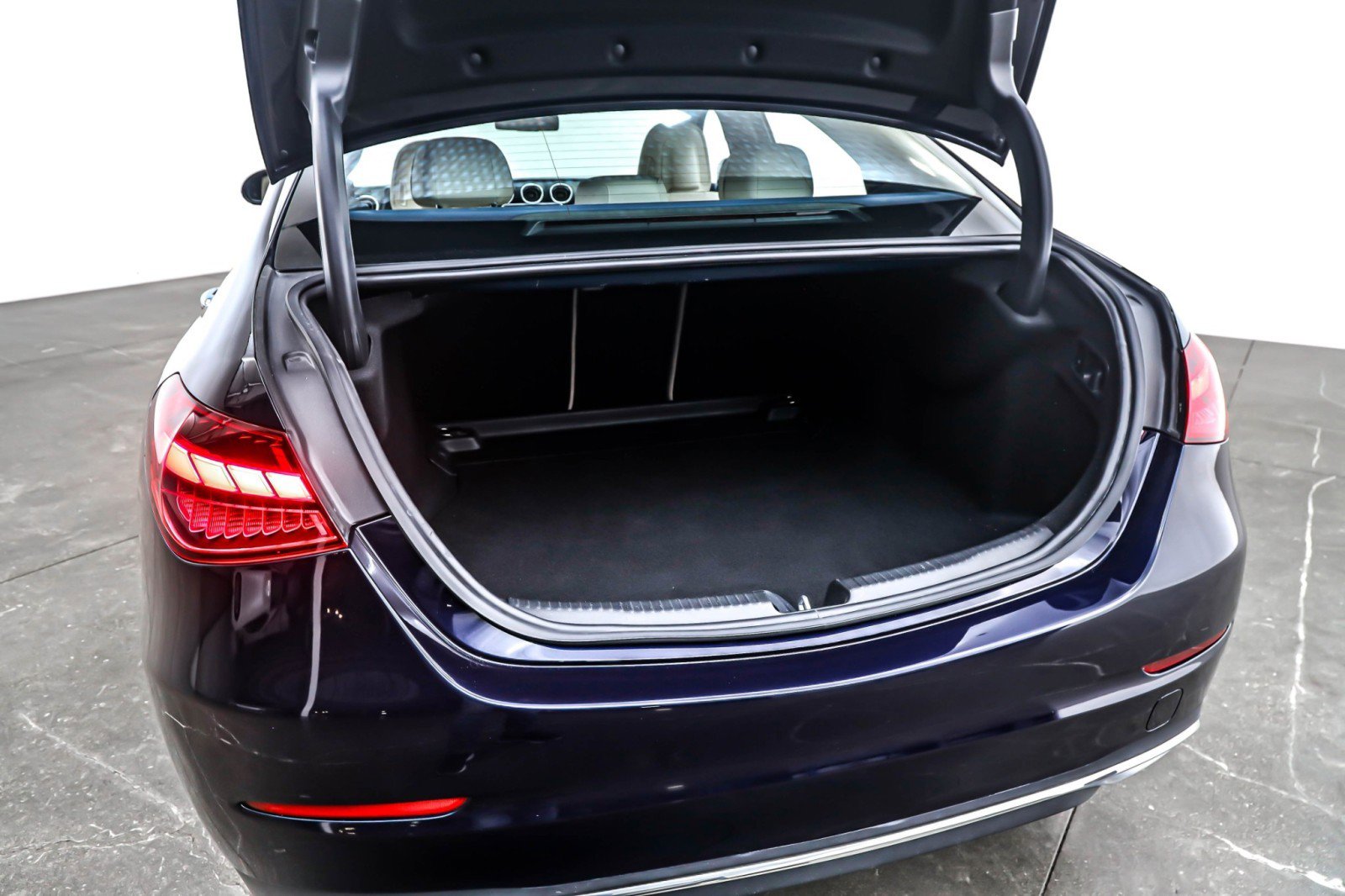 Used 2022 Mercedes-Benz C 300 Sedan image 23